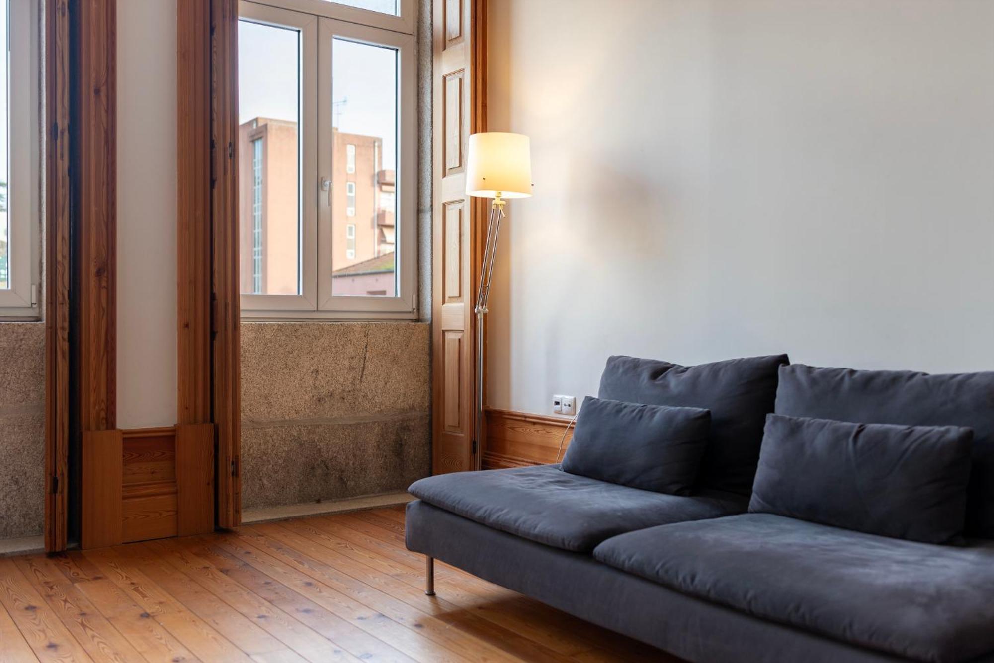 Fontainhas Flat: Balcony & Parking Apartment *